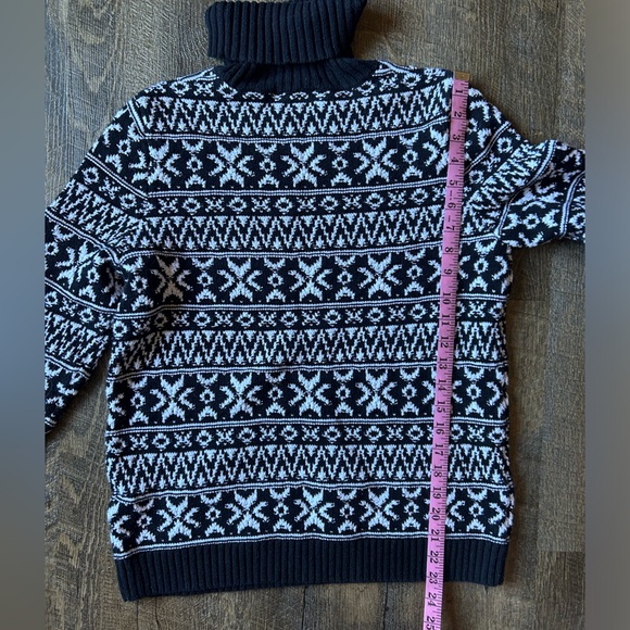 Lands End Turtleneck Black and White Sweater, Woman’s Size Medium - Picture 2 of 5